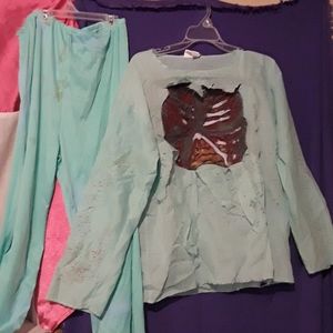"Scrub" top costume w/ fake bones/blood/guts out